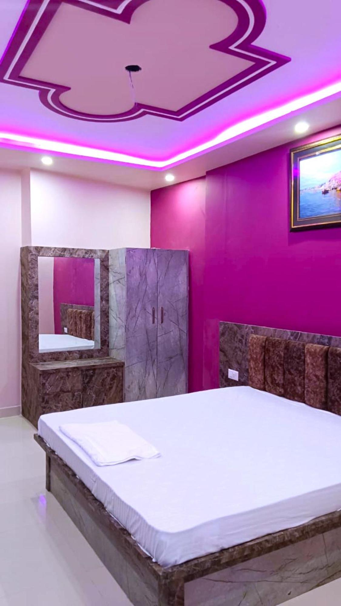 Hotel Kashi Inn Raj Ghat Benares Buitenkant foto